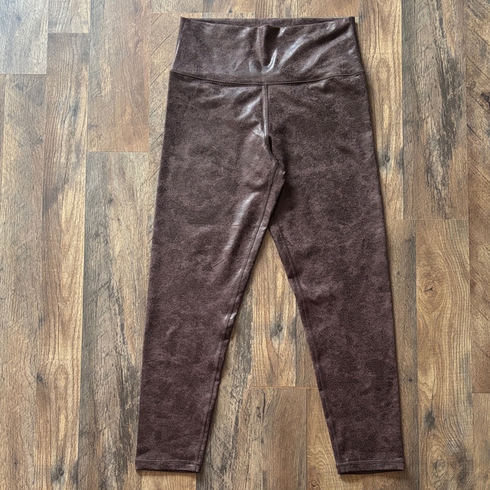 Offline By Aerie Brown The Hugger High Waisted Crackle leggings size LARGE SHORT